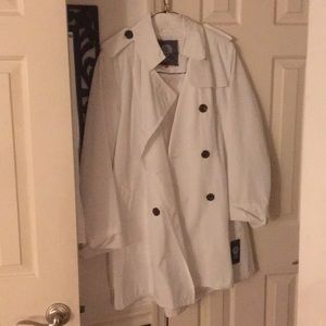 White Vince Camuto trench coat